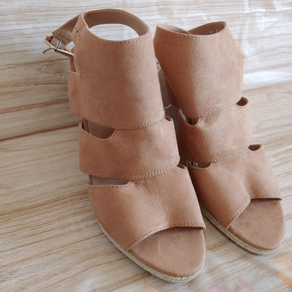 Apt. 9 Defined Comfort Wedges Size 9 MED - Picture 5 of 7